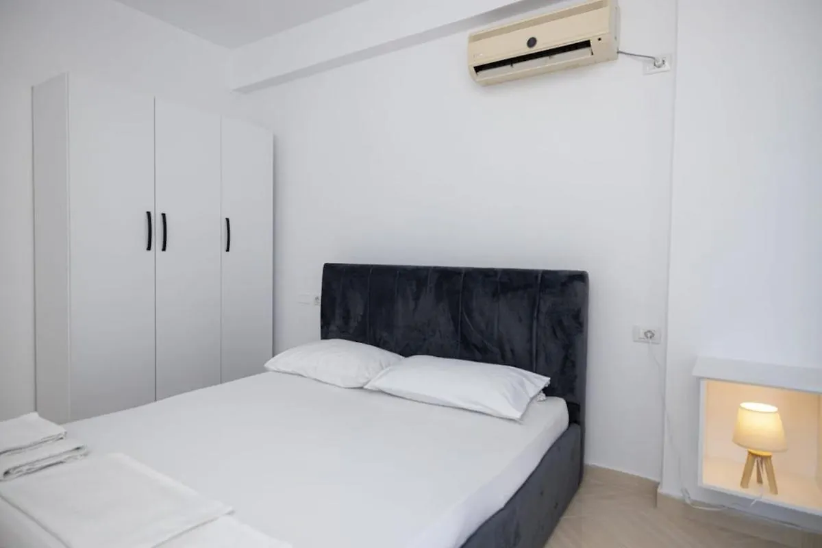 Appartamento Apartament With Sea View Vlorë